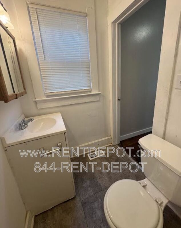 2 Bedroom with 1 car garage property image