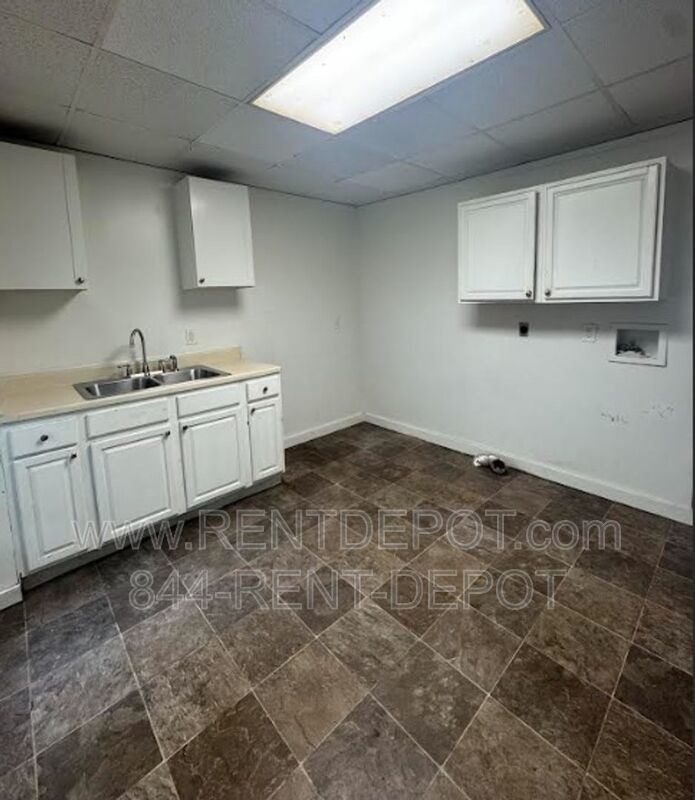2 Bedroom with 1 car garage property image