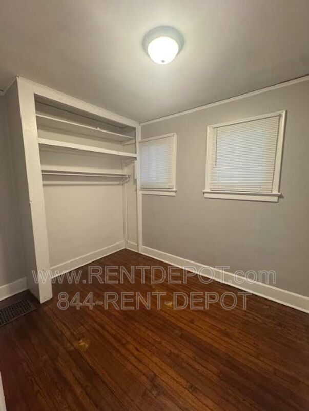 2 bedroom with basement and garage! property image