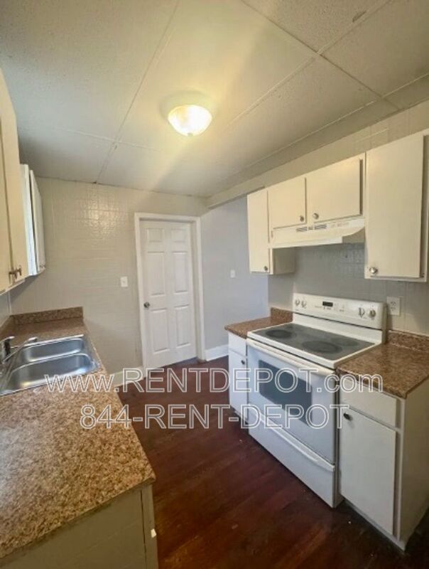 Updated 2 Bedroom Home with Fenced Backyard property image