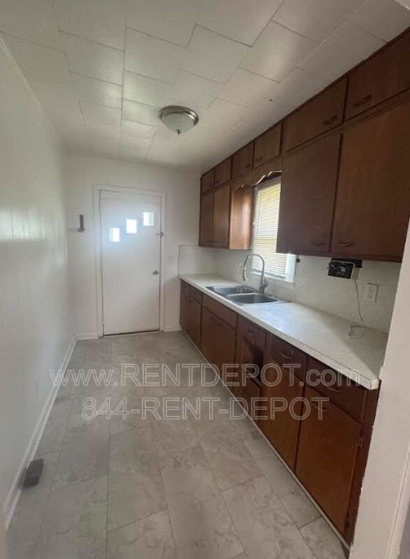 201 S Willow Rd property image
