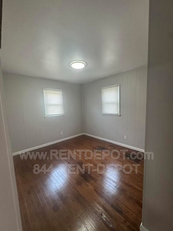 201 S Willow Rd property image