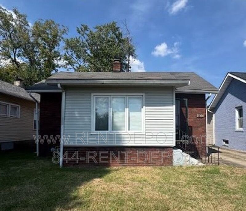 Spacious 1BR Home with Fenced Yard, Garage & Bonus Sunroom – Pet Friendly! property image