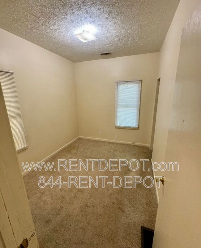 Adorable 2 Bedroom Bungalow For Rent property image