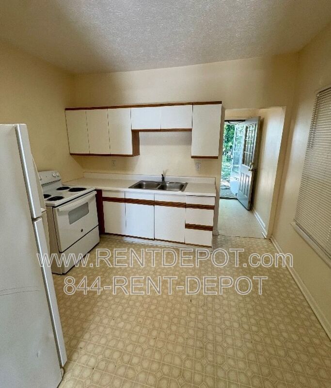 Adorable 2 Bedroom Bungalow For Rent property image