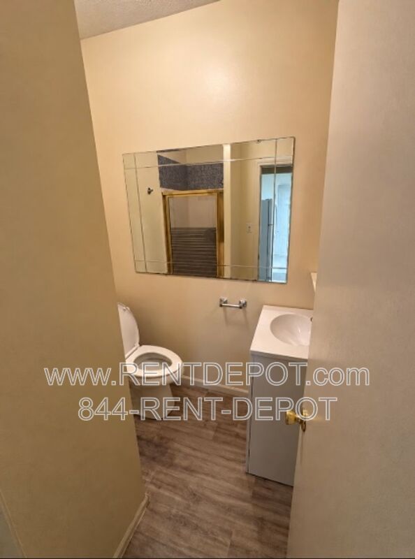 Adorable 2 Bedroom Bungalow For Rent property image