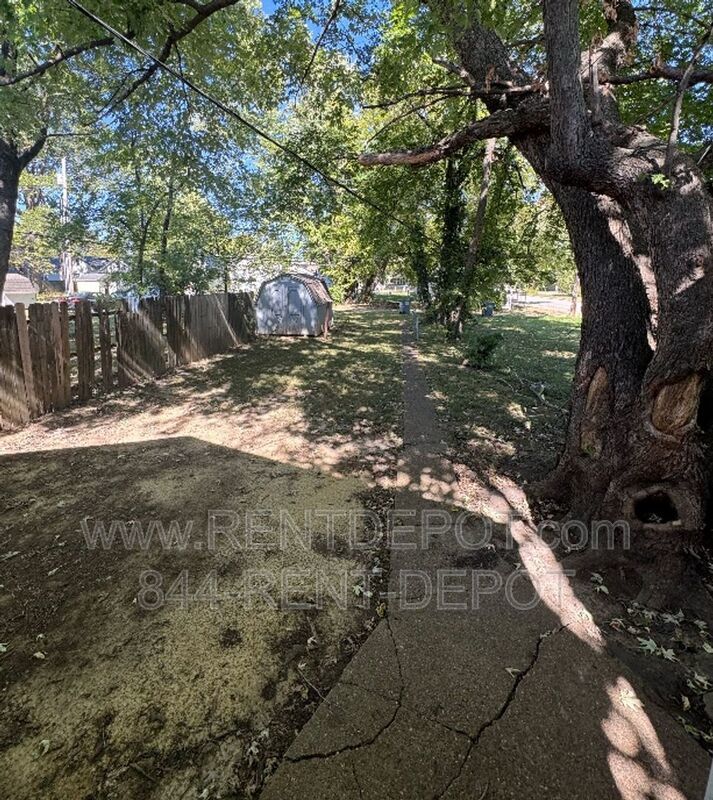 Adorable 2 Bedroom Bungalow For Rent property image